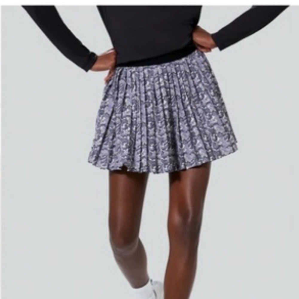 Tuckernuck NEW Sz X small Lilac Vine Purple and Black Mini pleated Skirt